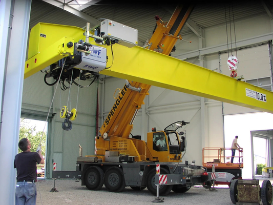 Mercado de câmbios 5 Ton Single Beam European Overhead Crane With Trolley Yellow Painting