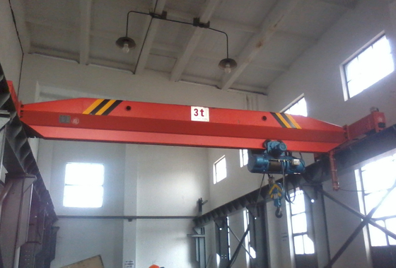 Remote Control Single Girder Bridge Crane With Cabin Rain Cover Weight Display Lighting System (Granas de ponte de vigas únicas com controle remoto e sistema de iluminação de cobertura de chuva)