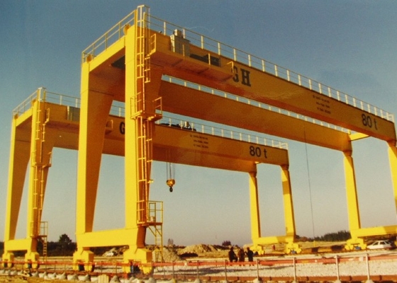 Guindaste 35m portuário 200KW do recipiente do período 26m 30m ao pórtico montado trilho de 300KW RMG