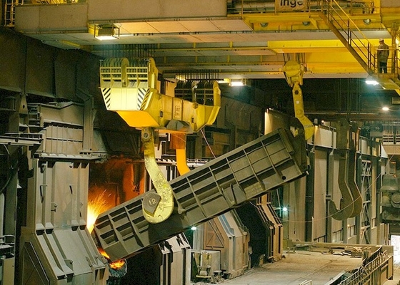 Concha dobro metalúrgica Crane With Cabin Control do feixe 32/10t da planta da fresa de aço