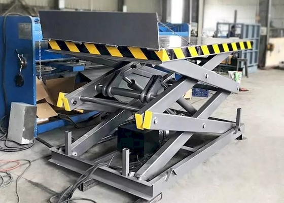 A doca de carga da plataforma 2000*2000mm do levantamento hidráulico de carga pesada AC380V Scissor o elevador